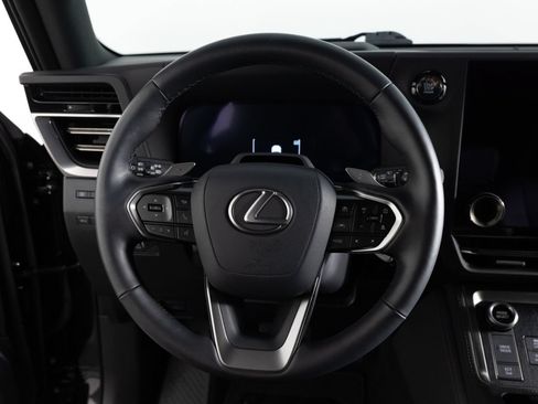 Used 2025 Lexus GX 550 w/ Cold Area Package AWD/4WD image 37