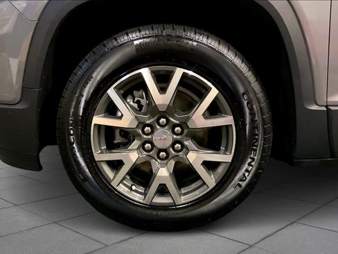 Used 2021 GMC Acadia SLE w/ Driver Convenience Package image 11