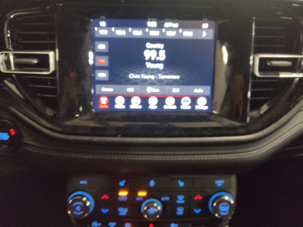 Used 2024 Dodge Durango SXT RWD image 25