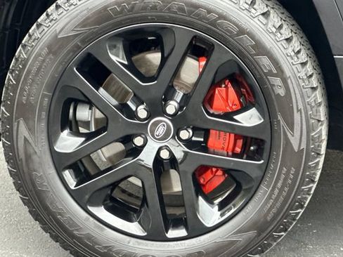 Used 2024 Land Rover Defender 110 X AWD/4WD image 24