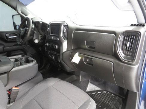 Used 2022 Chevrolet Silverado 2500 W/T RWD image 9