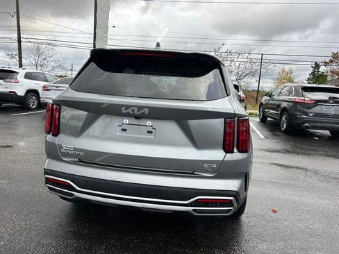 Certified 2023 Kia Sorento SX Prestige w/ Panoramic Sunroof Package image 5