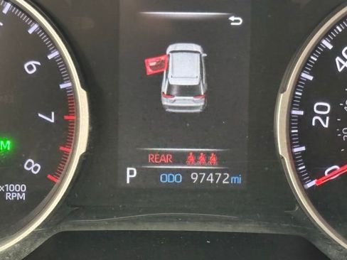 Used 2021 Toyota RAV4 XLE image 19