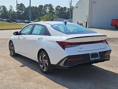 New 2025 Hyundai Elantra Sport image 7