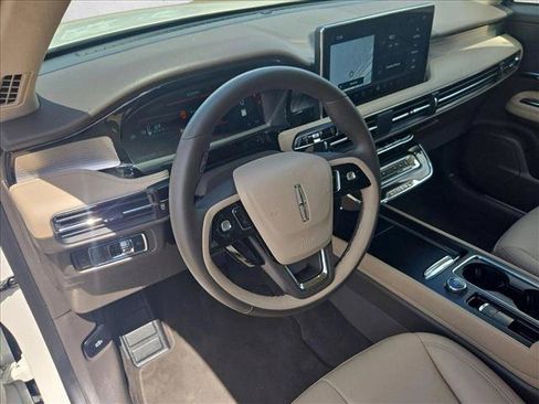 Used 2024 Lincoln Corsair FWD image 10