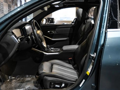 Used 2019 BMW 330i Sedan w/ Convenience Package image 4