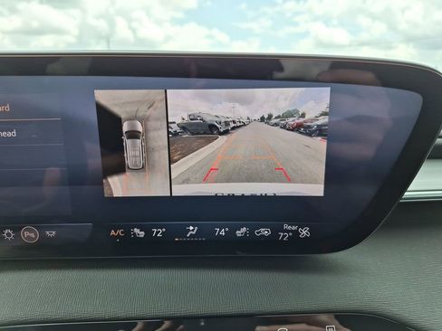 Used 2025 Buick Enclave Preferred w/ Super Cruise Package FWD image 27