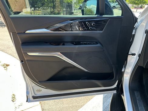 Certified 2026 Cadillac Escalade IQL Luxury AWD/4WD image 21