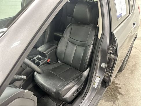 Used 2018 Nissan Rogue SL FWD image 12