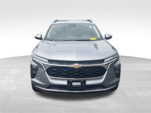 Used 2026 Chevrolet Trax LT FWD image 7