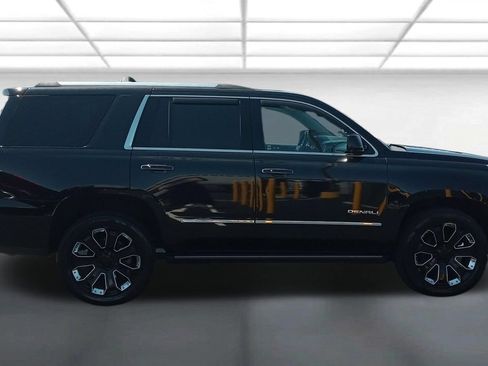 Used 2020 GMC Yukon Denali AWD/4WD image 2