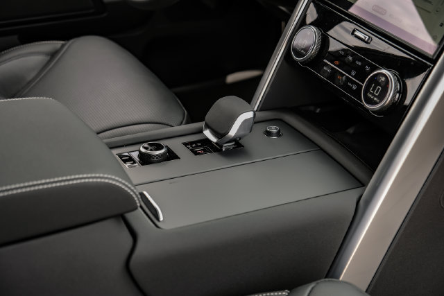 New 2026 Land Rover Discovery Limited Edition AWD/4WD image 30