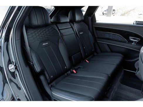 Used 2024 Bentley Bentayga Extended Wheelbase image 36