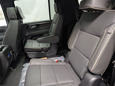 New 2026 Chevrolet Suburban Premier image 16