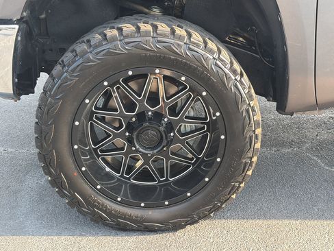 Used 2021 Toyota Tundra SR5 w/ SR5 Upgrade Package AWD/4WD image 33