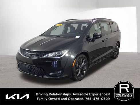 Used 2018 Chrysler Pacifica Touring-L Plus w/ Advanced Safetytec Group FWD image 12