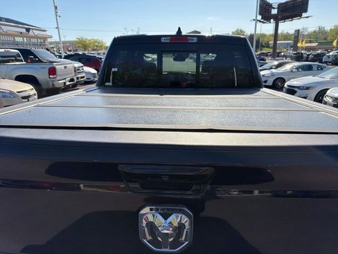 Used 2019 RAM 1500 Laramie AWD/4WD image 10