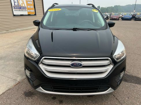 Used 2018 Ford Escape SE AWD/4WD image 2