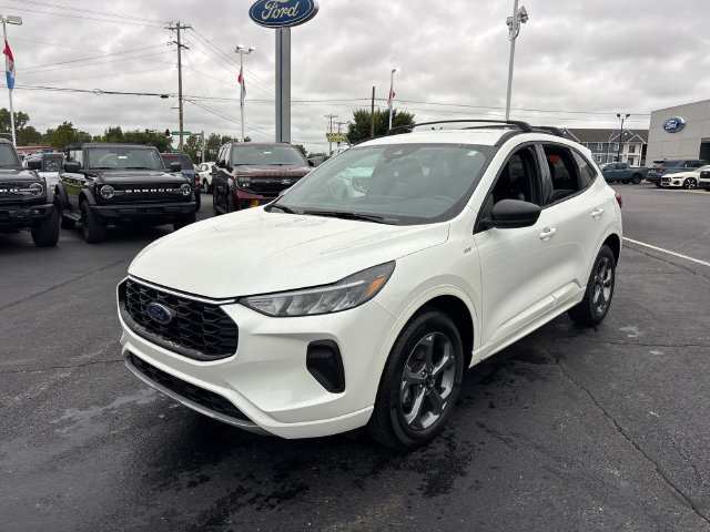Certified 2024 Ford Escape ST-Line w/ Tech Pack #1 AWD/4WD image 3