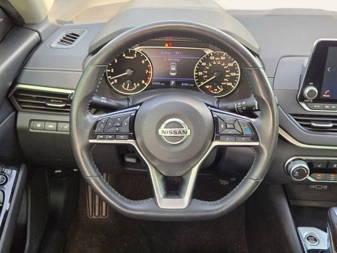 Used 2022 Nissan Altima 2.5 SV w/ SV Premium Package FWD image 17