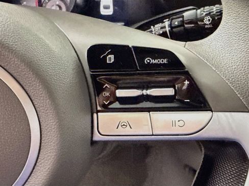 Used 2022 Hyundai Elantra SEL FWD image 15