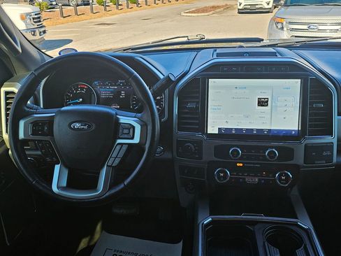 Used 2022 Ford F350 Lariat w/ Black Appearance Package image 9
