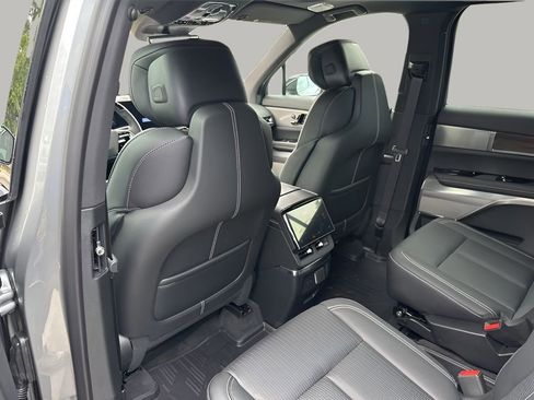 New 2026 Cadillac Vistiq Luxury w/ LPO, Floor Liner Package image 18
