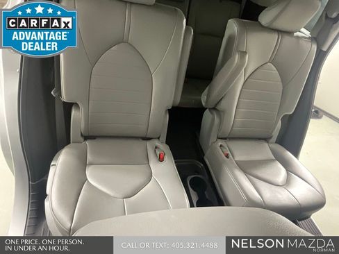 Used 2021 Toyota Highlander XLE AWD/4WD image 30