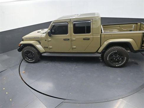 Used 2025 Jeep Gladiator Sport image 12