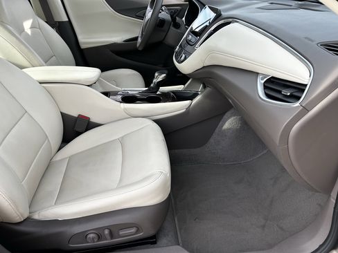 Used 2024 Chevrolet Malibu LT image 11