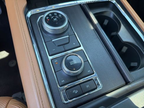 Used 2022 Ford Expedition Max Platinum AWD/4WD image 26