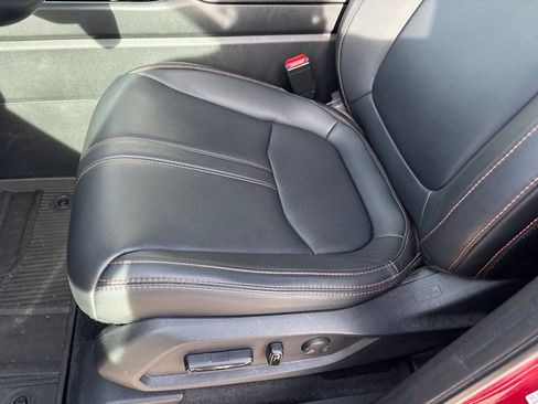 Used 2025 Honda Pilot TrailSport image 13