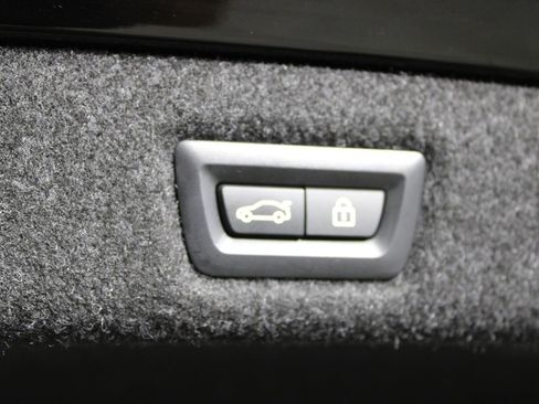 Used 2023 BMW 530e w/ M Sport Package image 40