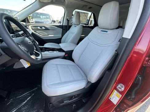New 2026 Ford Explorer Platinum w/ LUX Leather Package AWD/4WD image 21