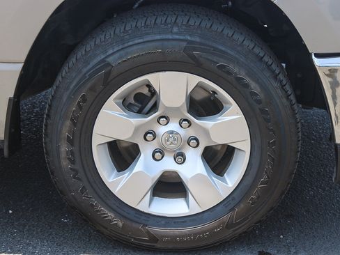 Used 2022 RAM 1500 Big Horn AWD/4WD image 11