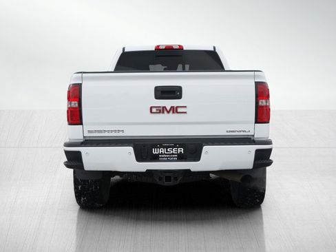Used 2016 GMC Sierra 2500 Denali w/ Driver Alert Package image 4