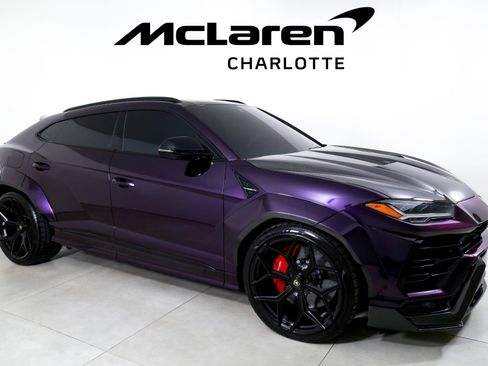 Used 2019 Lamborghini Urus image 2
