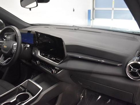 Used 2025 Chevrolet Equinox LT AWD/4WD image 17