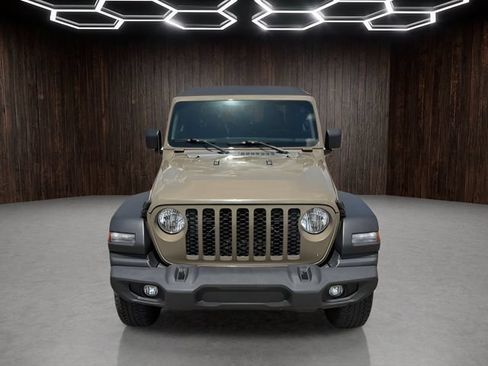 Used 2020 Jeep Gladiator Sport w/ Trailer Tow Package AWD/4WD image 2