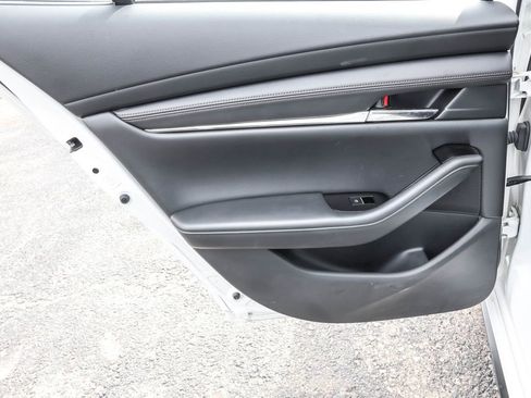 Used 2021 MAZDA MAZDA3 s image 31