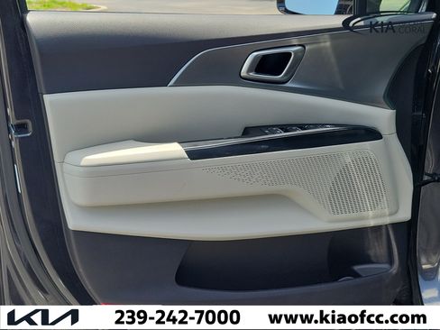 Used 2024 Kia Carnival LX FWD image 22