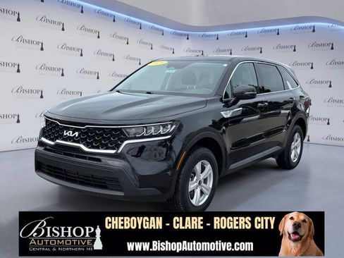 Used 2023 Kia Sorento LX image 1