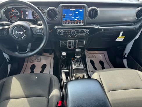 Used 2022 Jeep Wrangler Unlimited Sport w/ Sun And Sound Package image 8