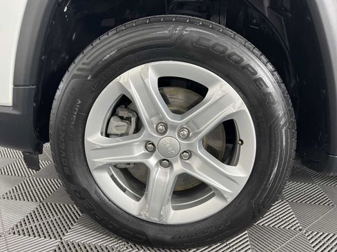 Used 2023 Jeep Compass Sport AWD/4WD image 14