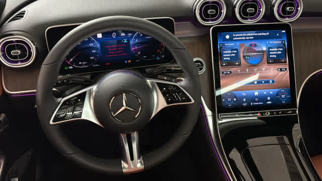 Used 2026 Mercedes-Benz GLC 300 4MATIC image 24