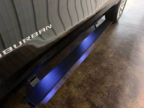 Used 2023 Chevrolet Suburban Premier w/ Advanced Technology Package AWD/4WD image 12