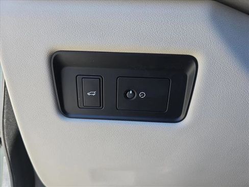 Certified 2025 Jaguar F-PACE R-Dynamic S image 26