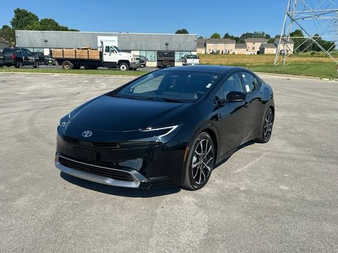New 2026 Toyota Prius Plug-In Hybrid FWD image 3