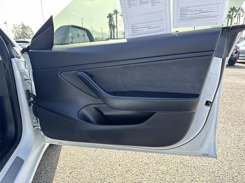 Used 2019 Tesla Model 3 Standard Range image 22