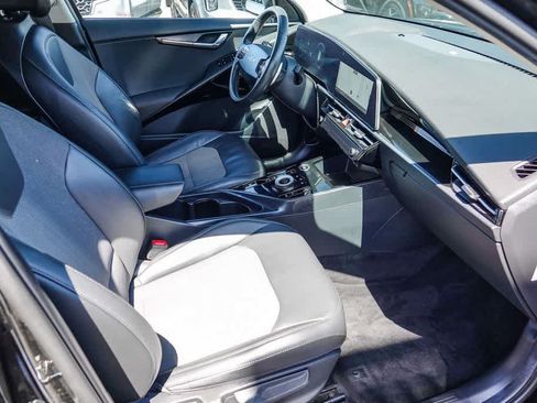 Certified 2024 Kia Niro Wind FWD image 15